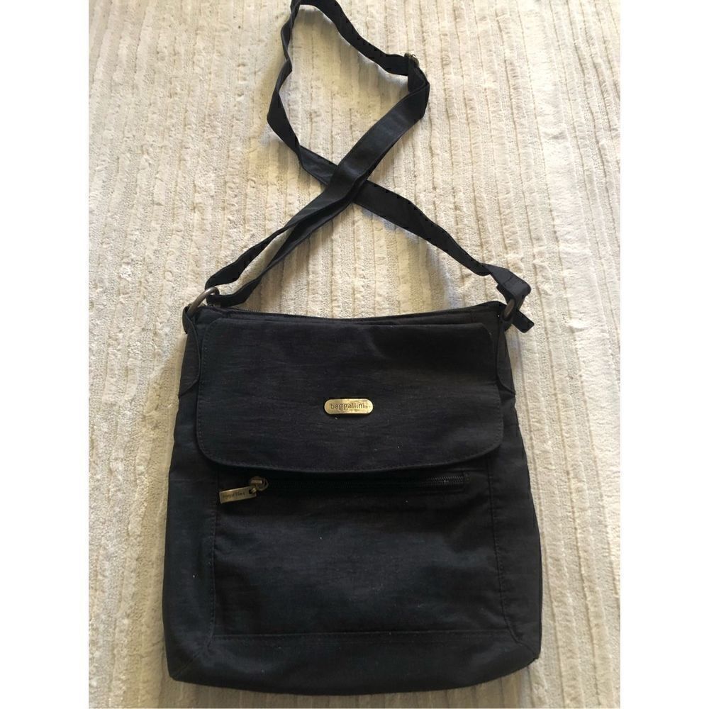 Baggallini Black Nylon Cross-Body Shoulder Bag Lightweight